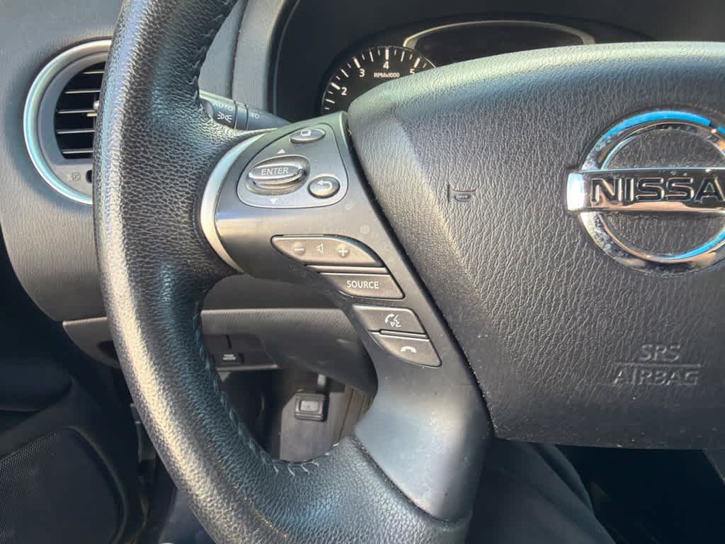 2015 Nissan Pathfinder SV