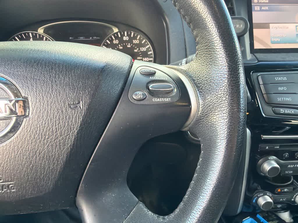 2015 Nissan Pathfinder SV