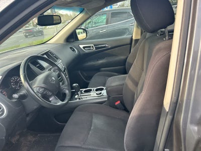 2016 Nissan Pathfinder SV