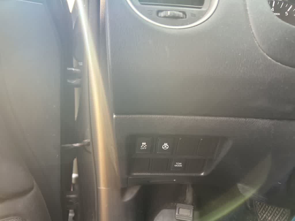 2016 Nissan Pathfinder SV