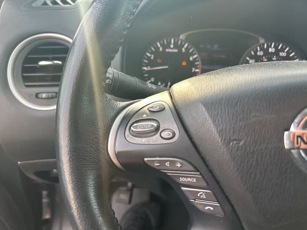 2016 Nissan Pathfinder SV