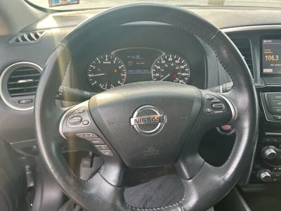 2016 Nissan Pathfinder SV