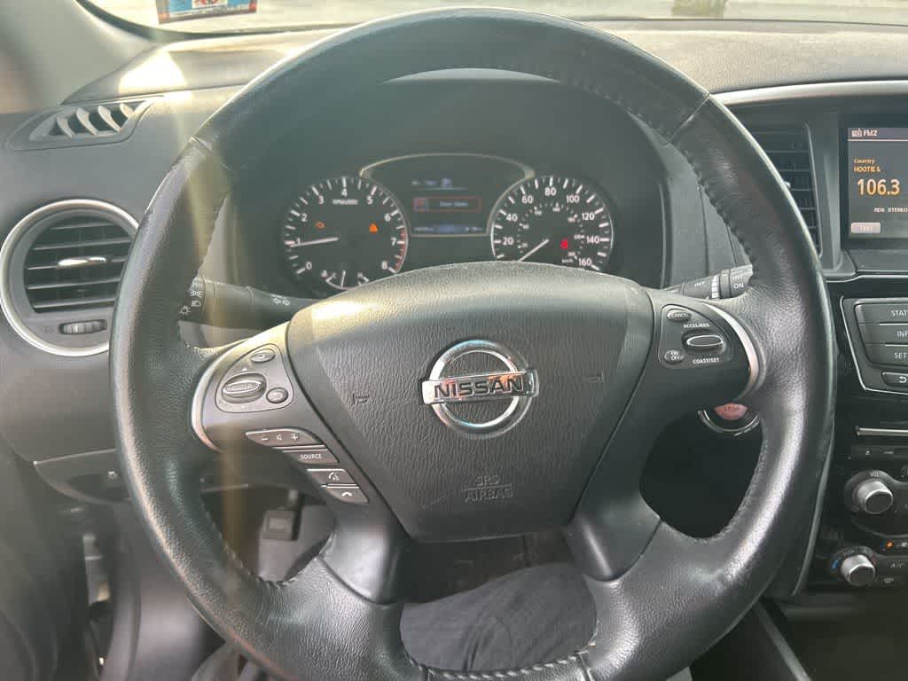 2016 Nissan Pathfinder SV