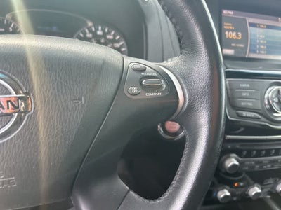 2016 Nissan Pathfinder SV