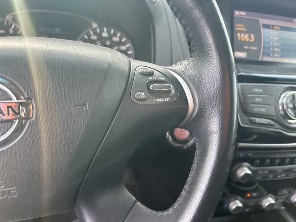 2016 Nissan Pathfinder SV