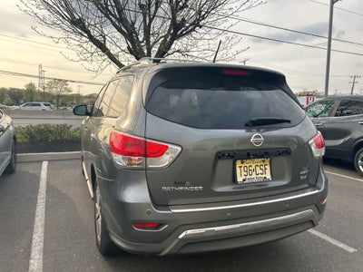 2016 Nissan Pathfinder SV