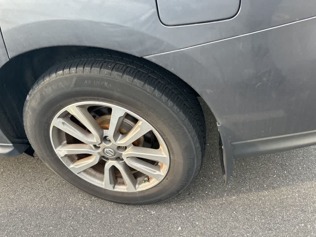 2016 Nissan Pathfinder SV