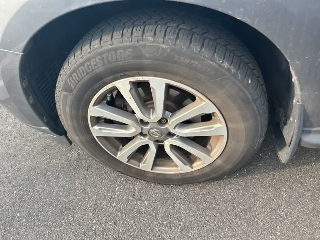 2016 Nissan Pathfinder SV