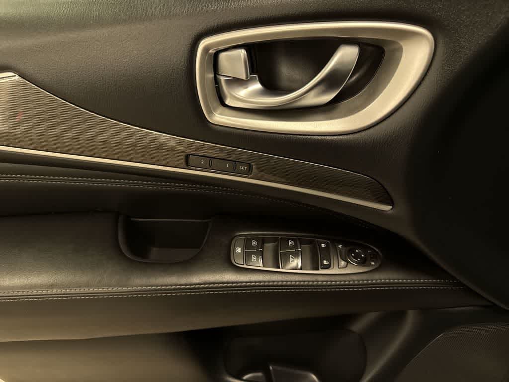 2019 INFINITI QX60 LUXE