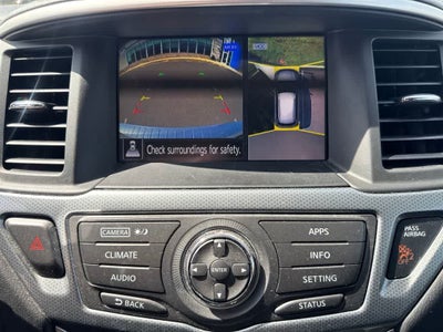 2017 Nissan Pathfinder SL