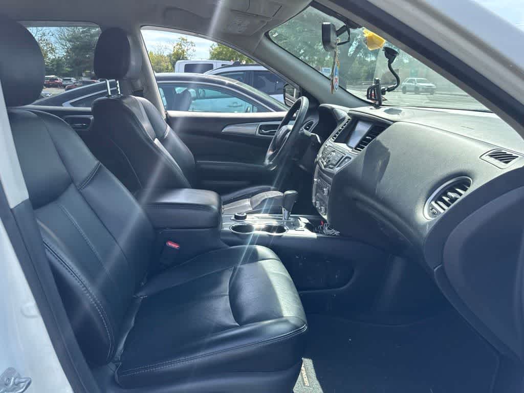 2017 Nissan Pathfinder SL