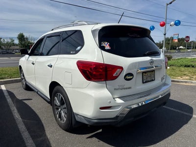 2017 Nissan Pathfinder SL