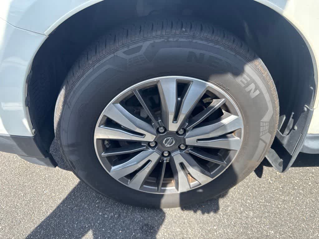 2017 Nissan Pathfinder SL