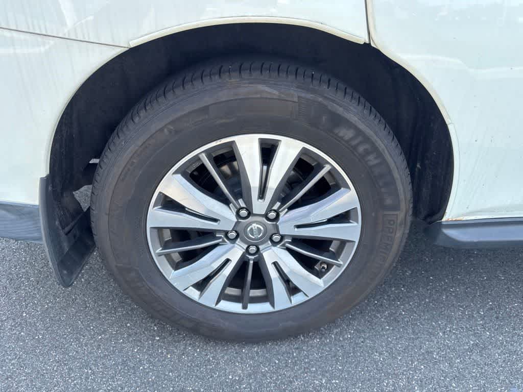 2017 Nissan Pathfinder SL