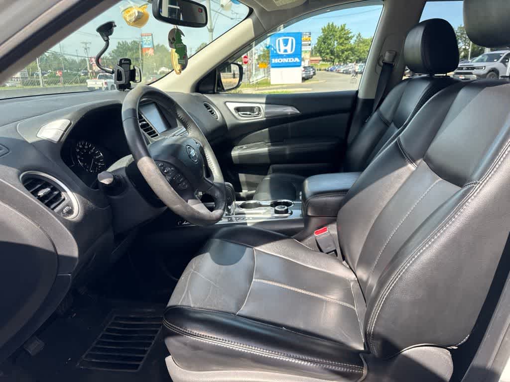 2017 Nissan Pathfinder SL