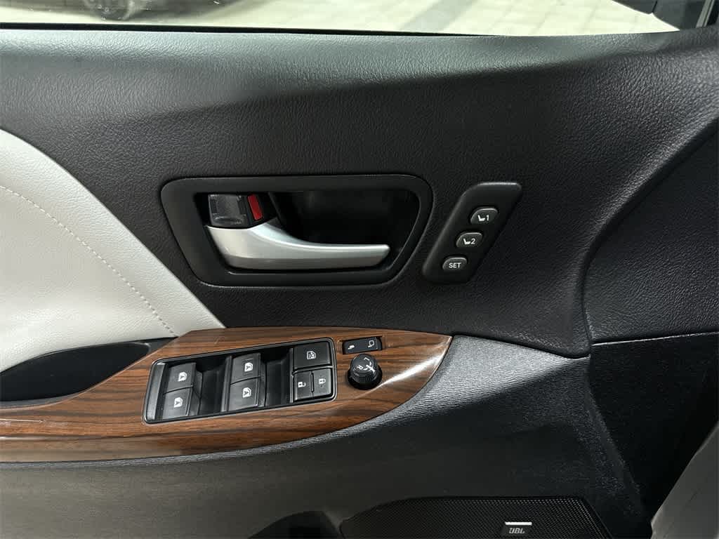 2017 Toyota Sienna Limited Premium
