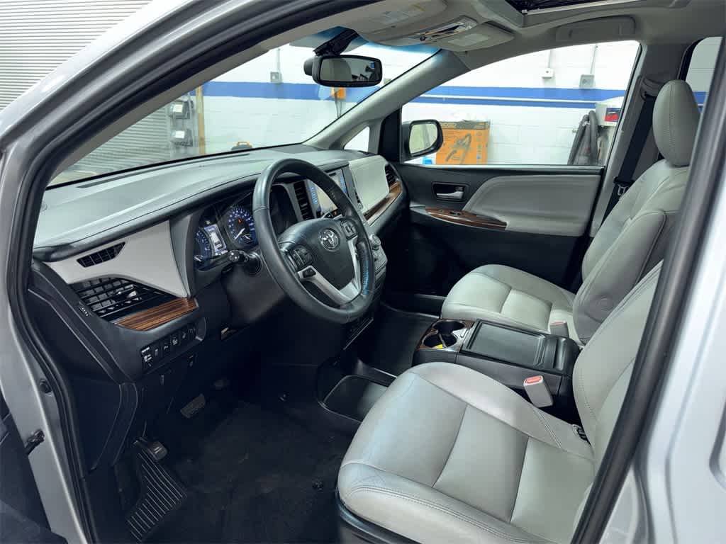 2017 Toyota Sienna Limited Premium