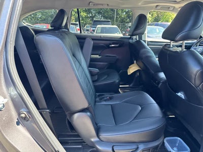 2024 Toyota Highlander XLE