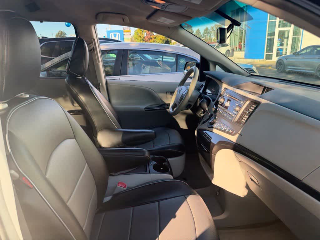 2014 Toyota Sienna LE