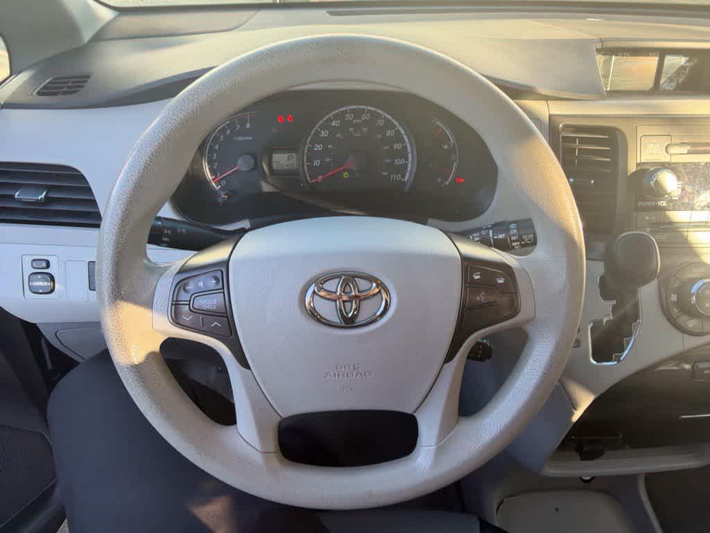 2014 Toyota Sienna LE