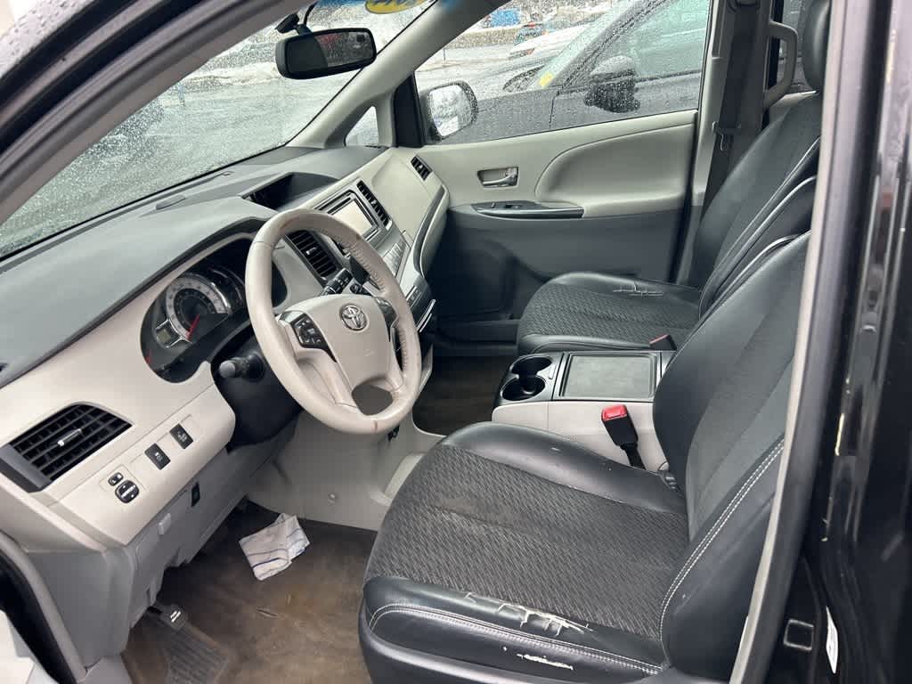 2014 Toyota Sienna SE