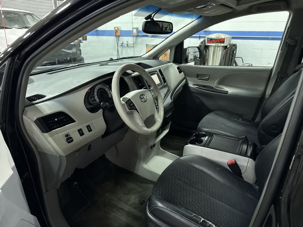 2014 Toyota Sienna SE