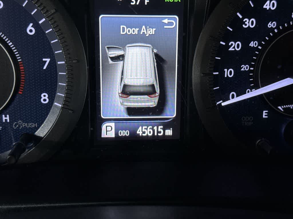 2020 Toyota Sienna XLE