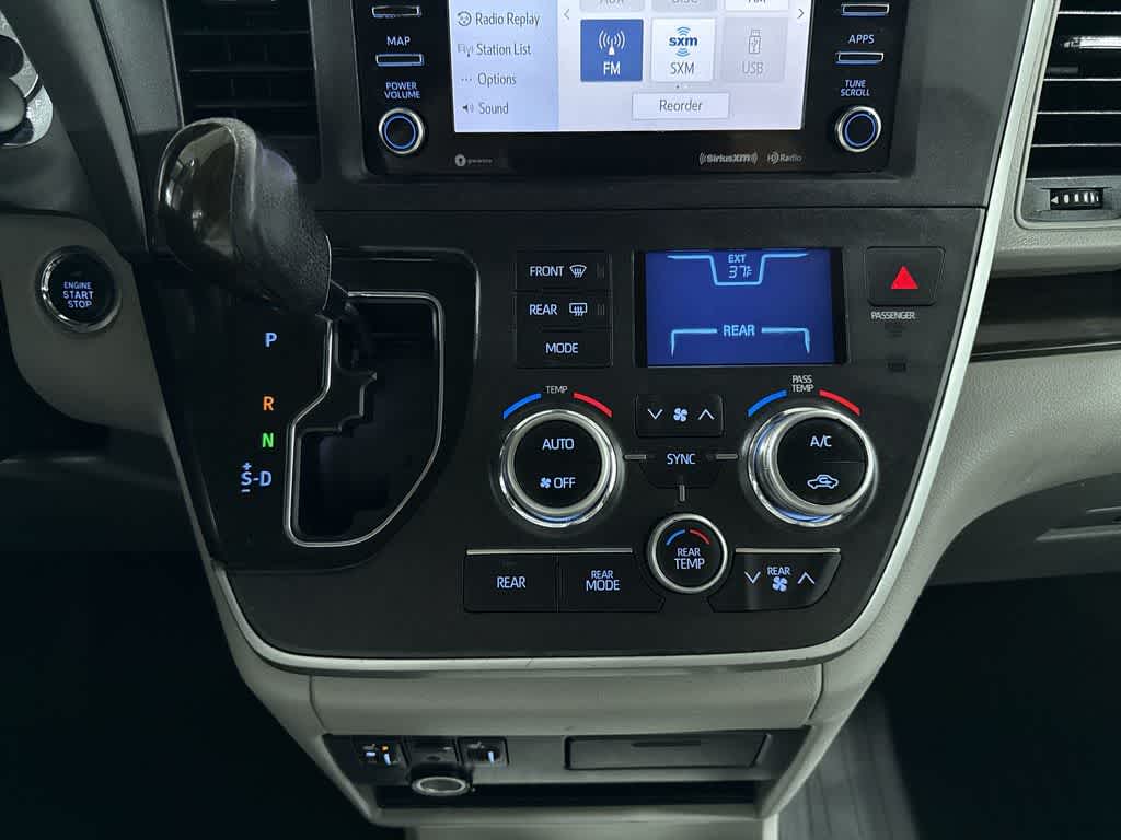 2020 Toyota Sienna XLE