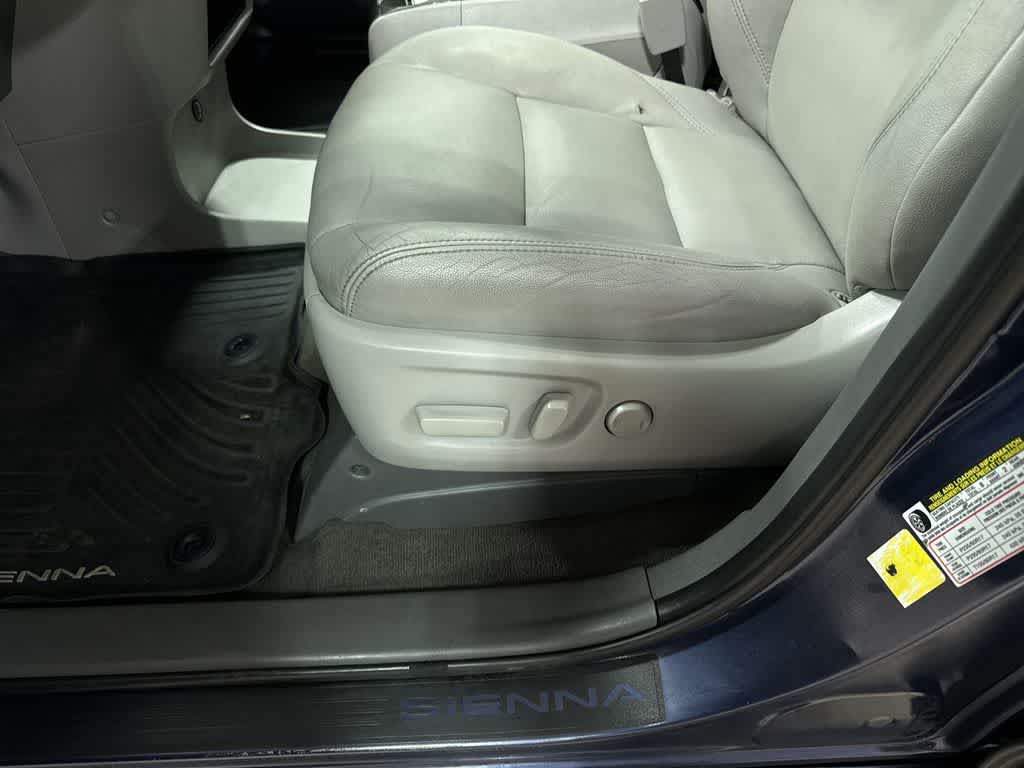 2020 Toyota Sienna XLE