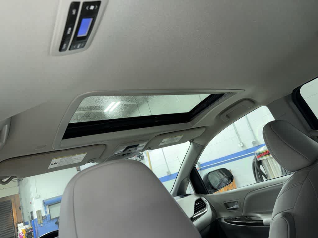 2020 Toyota Sienna XLE