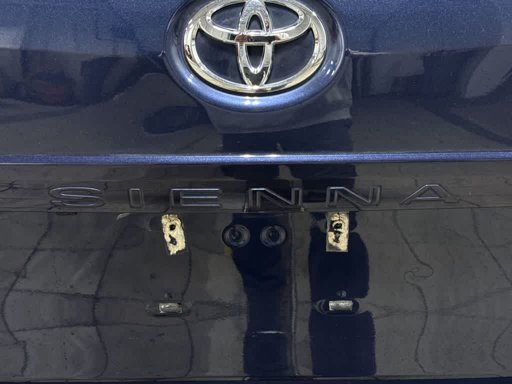 2020 Toyota Sienna XLE