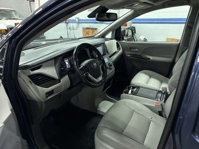 2020 Toyota Sienna XLE