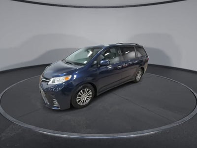 2020 Toyota Sienna XLE