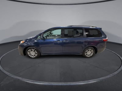 2020 Toyota Sienna XLE