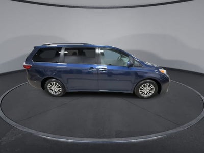 2020 Toyota Sienna XLE