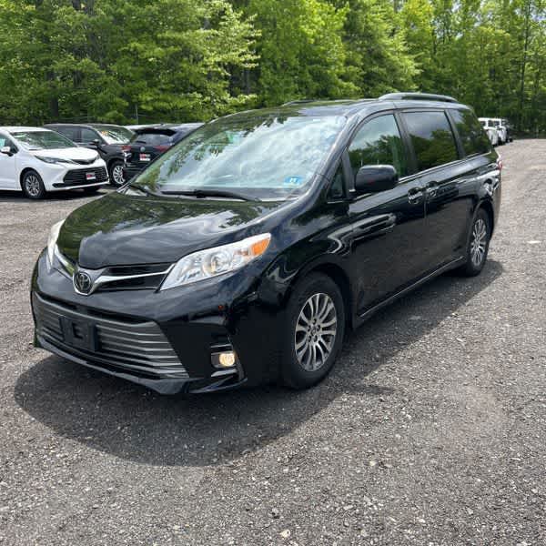 2020 Toyota Sienna XLE