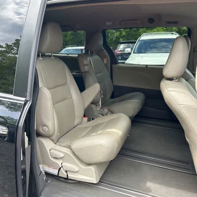 2020 Toyota Sienna XLE