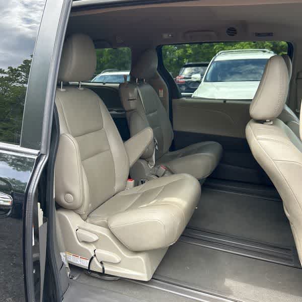 2020 Toyota Sienna XLE