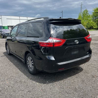 2020 Toyota Sienna XLE