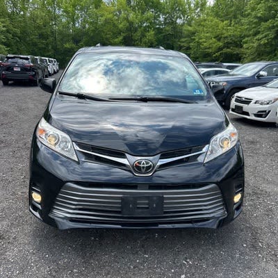 2020 Toyota Sienna XLE