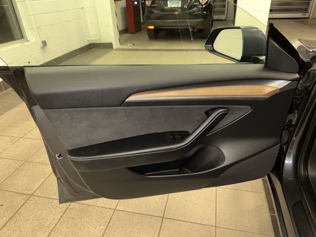 2023 Tesla Model 3 RWD