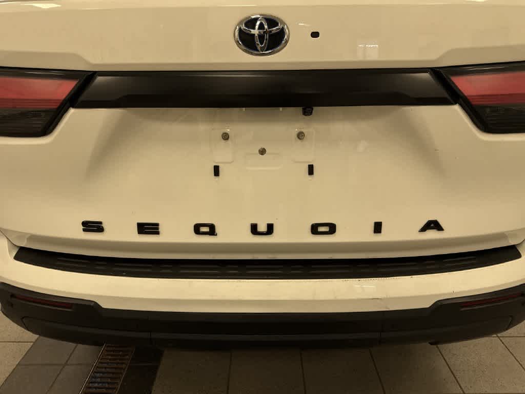 2024 Toyota Sequoia SR5