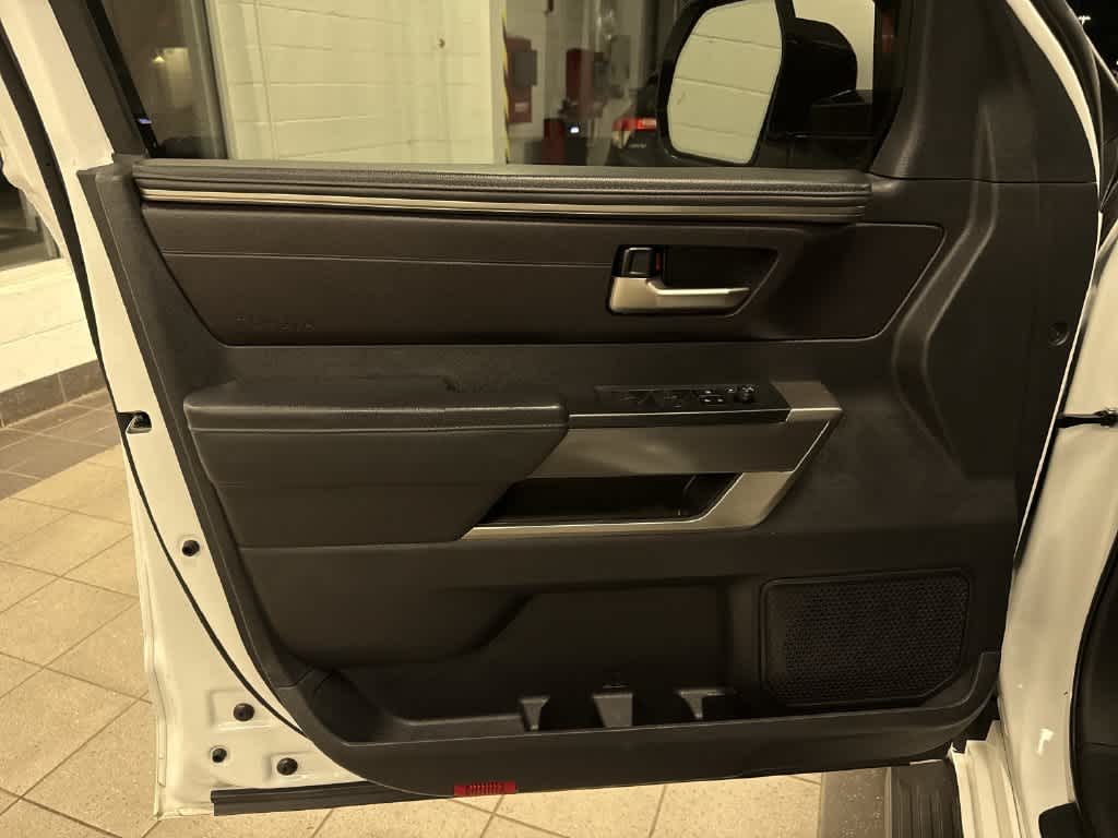 2024 Toyota Sequoia SR5