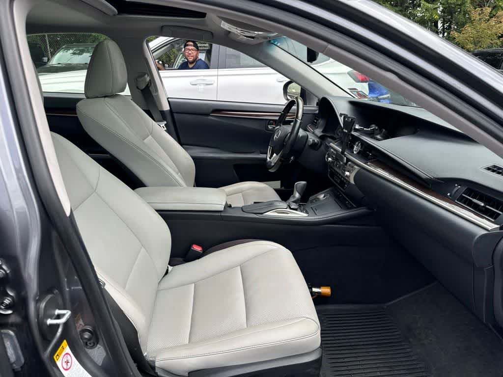 2016 Lexus ES 350 4dr Sdn
