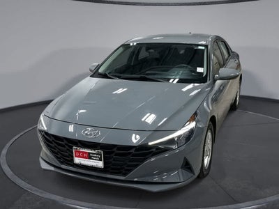 2022 Hyundai Elantra SE