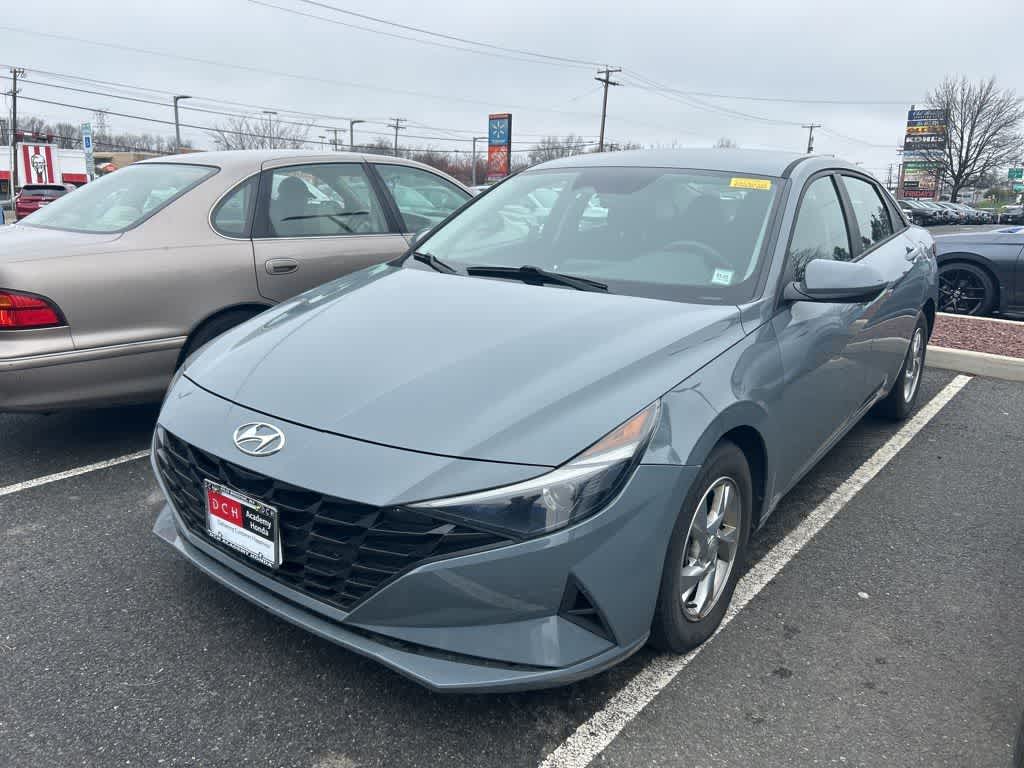2022 Hyundai Elantra SE