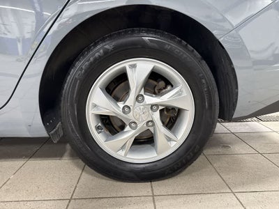 2022 Hyundai Elantra SE