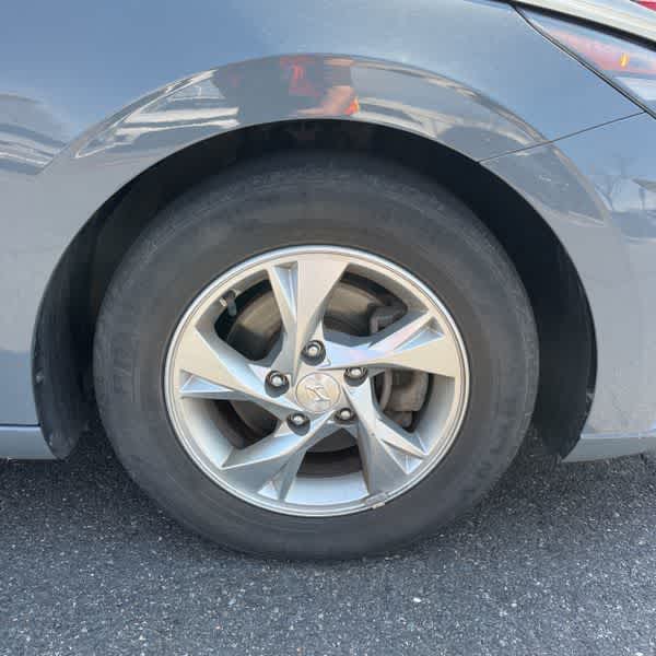 2022 Hyundai Elantra SE