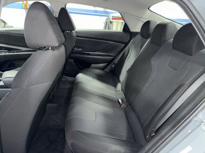 2022 Hyundai Elantra SE