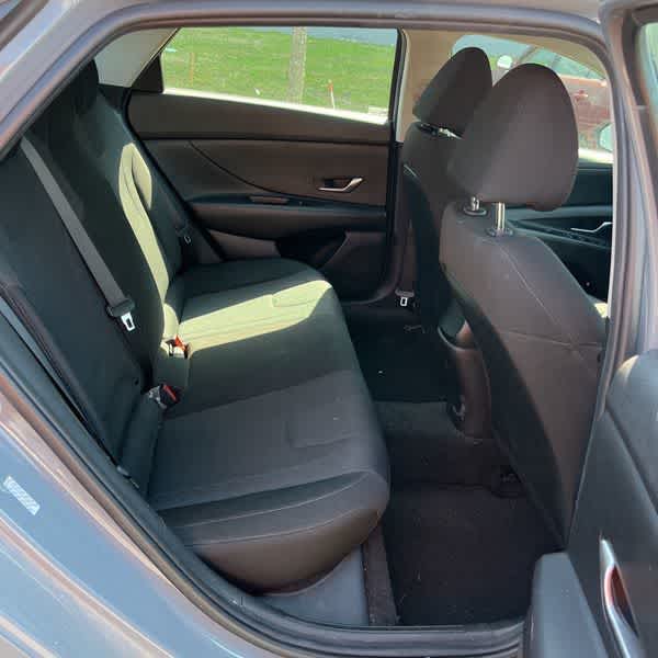 2022 Hyundai Elantra SE